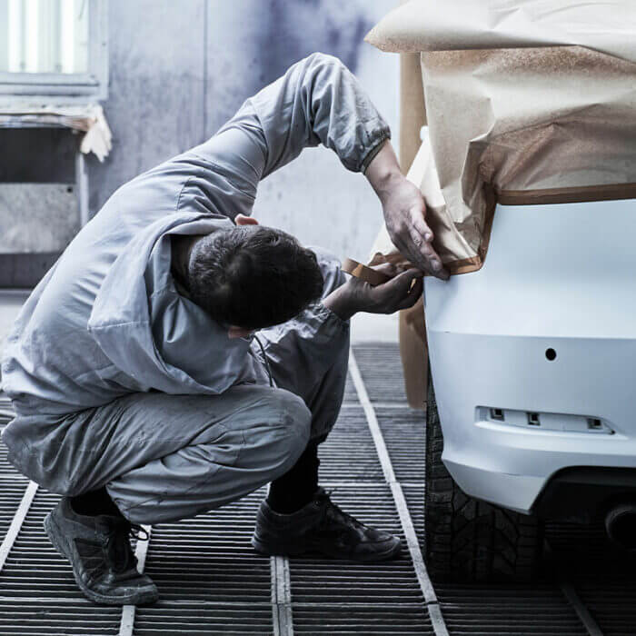Peinture voiture en cabine à La Farlède
